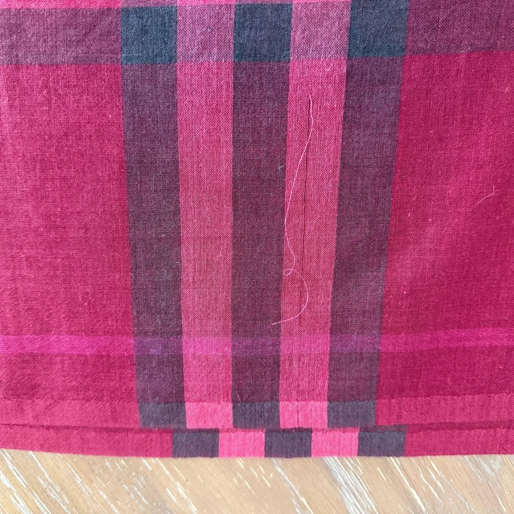 Burberry Cotton Shawl Red Black